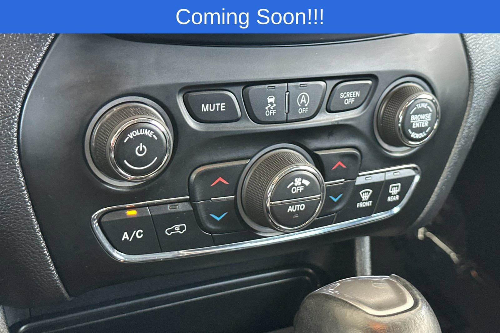 Used 2019 Jeep Cherokee Limited image 21