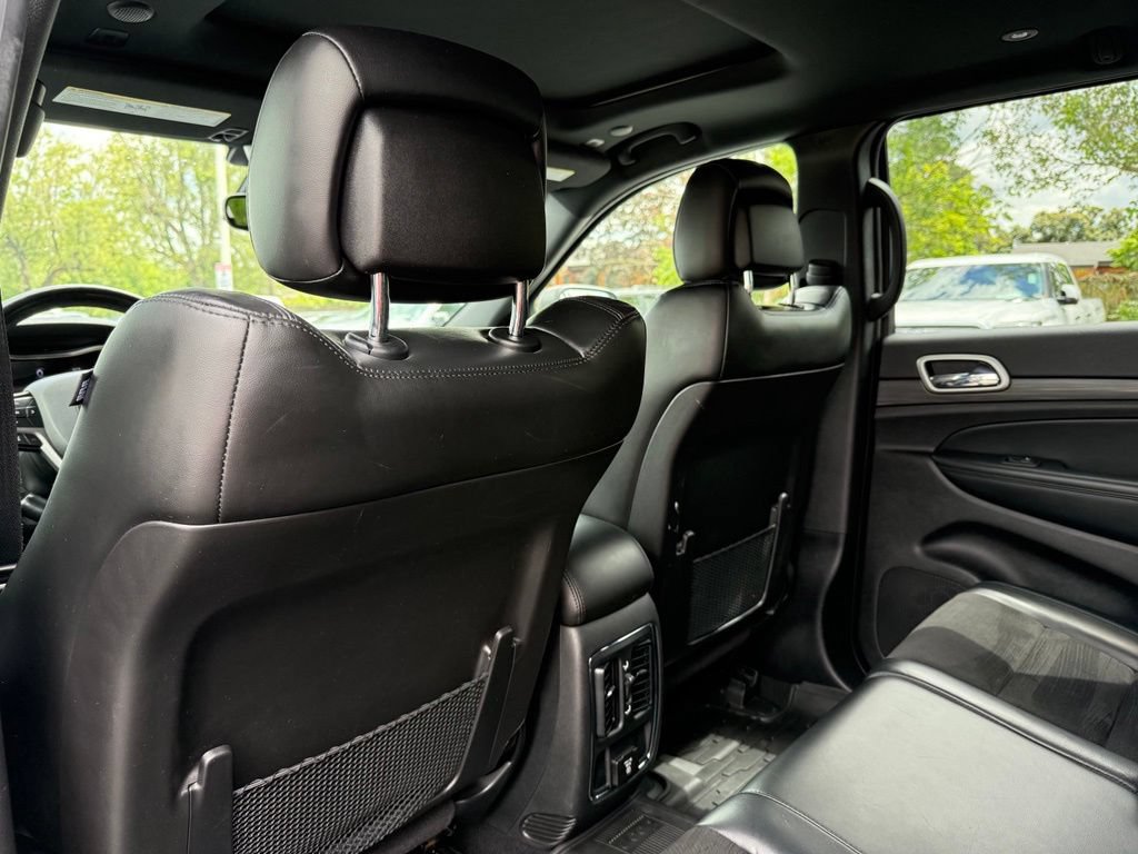 Used 2021 Jeep Grand Cherokee Laredo AWD/4WD image 17