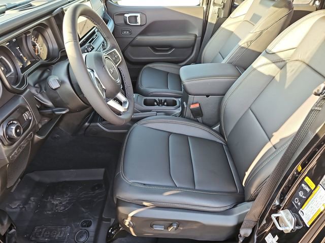 New 2025 Jeep Wrangler Sahara image 7