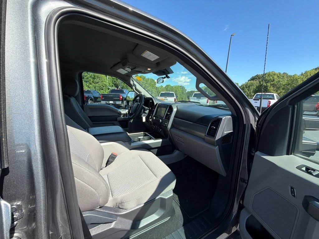 Used 2022 Ford F250 XLT w/ Black Appearance Package AWD/4WD image 14