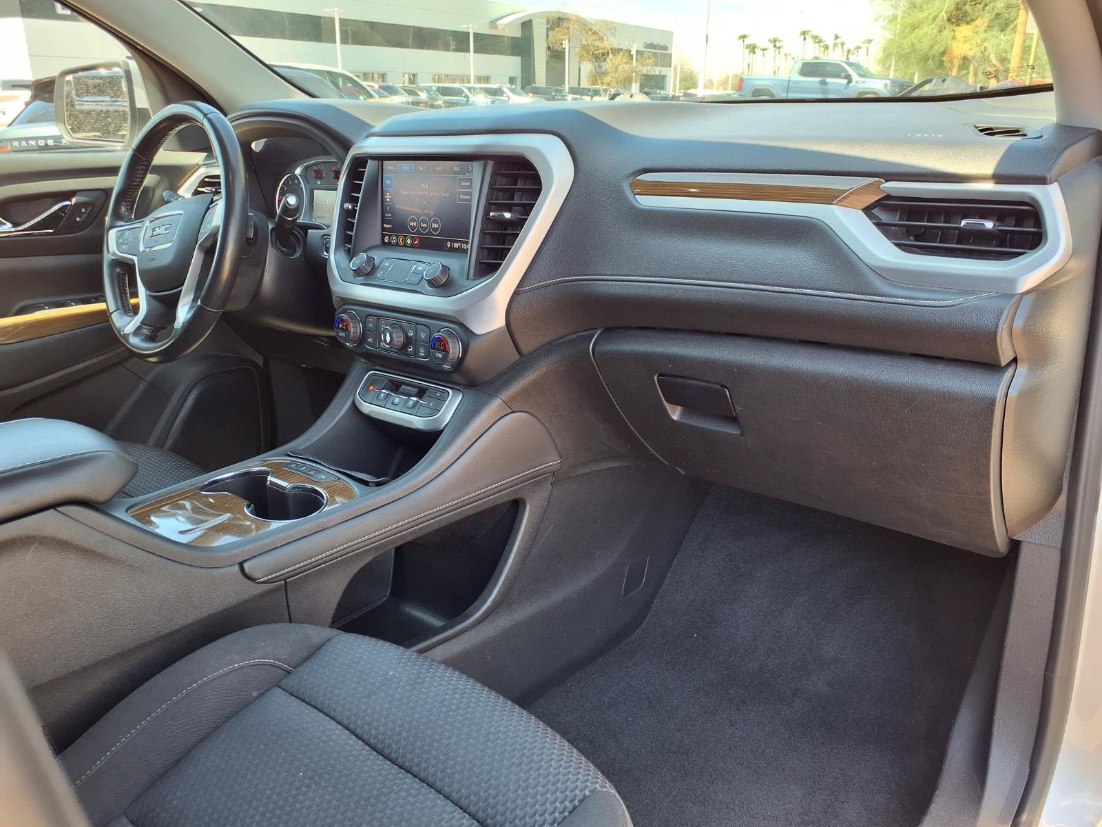 Used 2020 GMC Acadia SLE FWD image 11