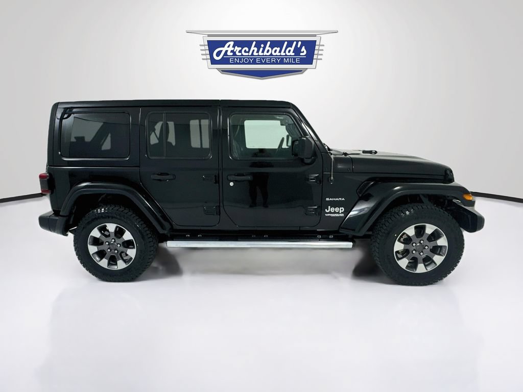 Used 2018 Jeep Wrangler Unlimited Sahara AWD/4WD image 9