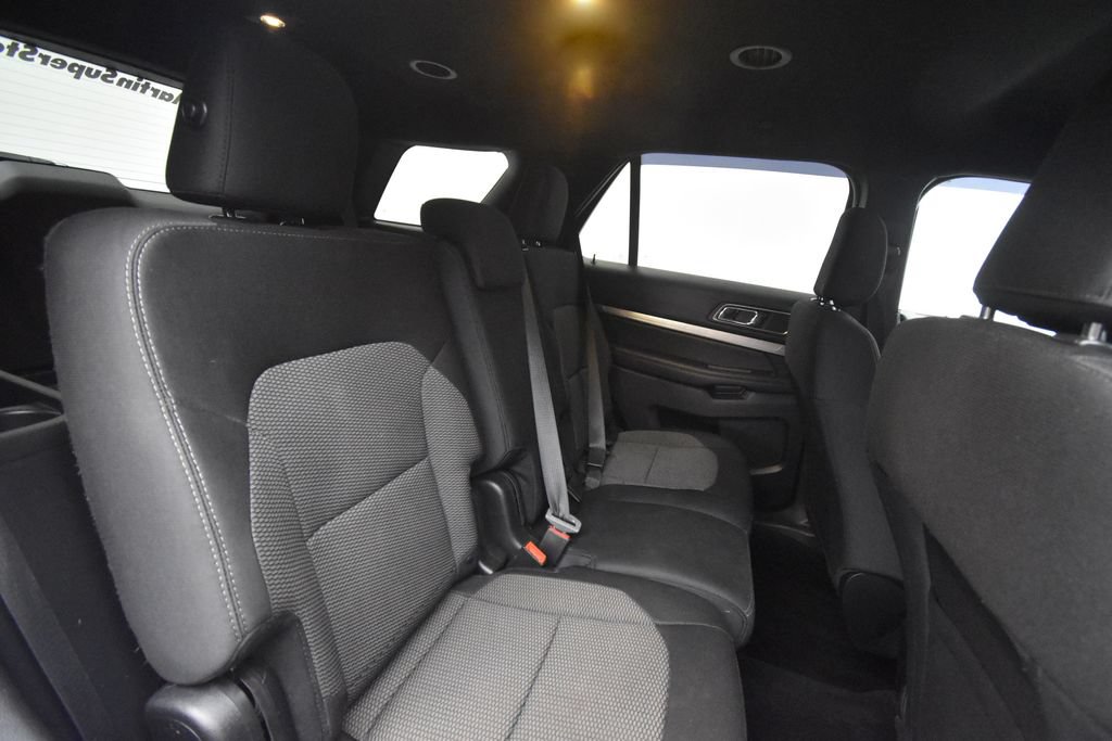 Used 2019 Ford Explorer XLT AWD/4WD image 17