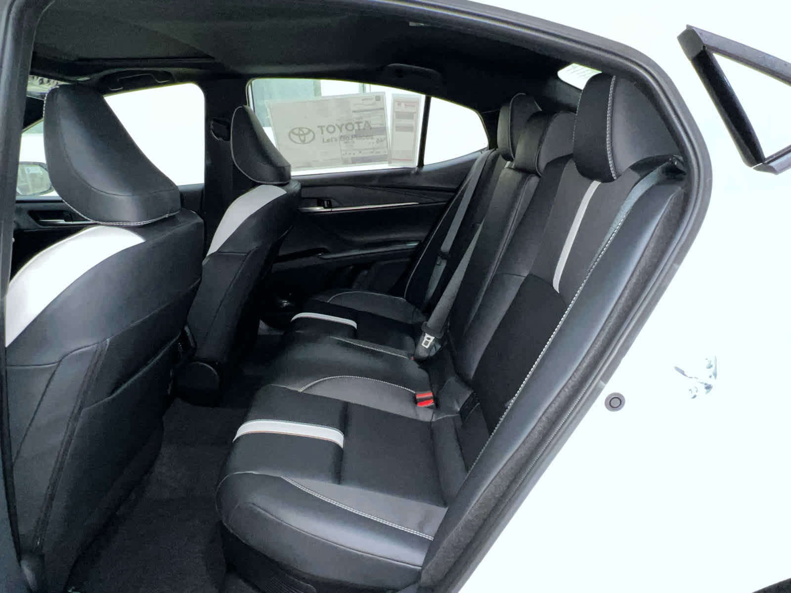 New 2026 Toyota Camry Hybrid w/ Multimedia Upgrade Package image 11