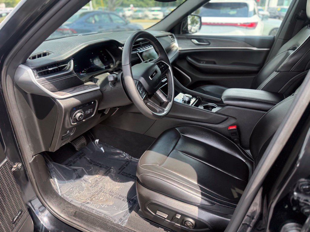 Used 2024 Jeep Grand Cherokee Limited 4xe AWD/4WD image 15