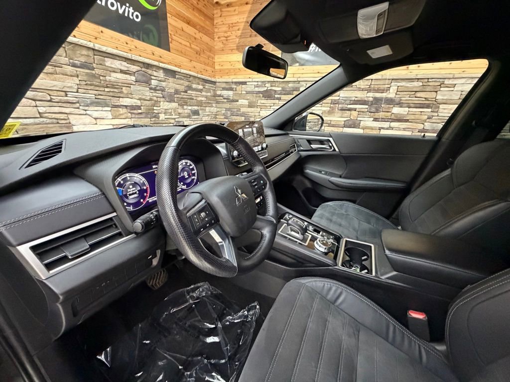 Used 2023 Mitsubishi Outlander SE Black Edition image 10