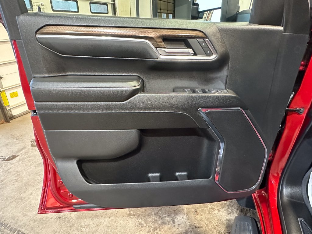 Used 2024 Chevrolet Silverado 1500 LT AWD/4WD image 10