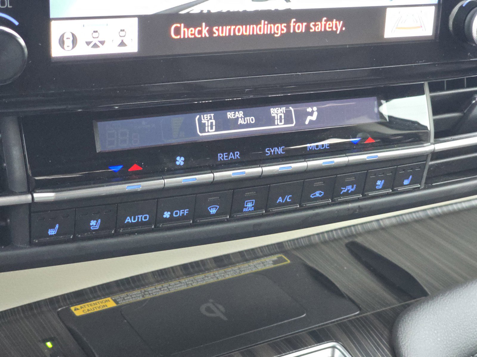 Used 2023 Toyota Sienna Platinum image 29