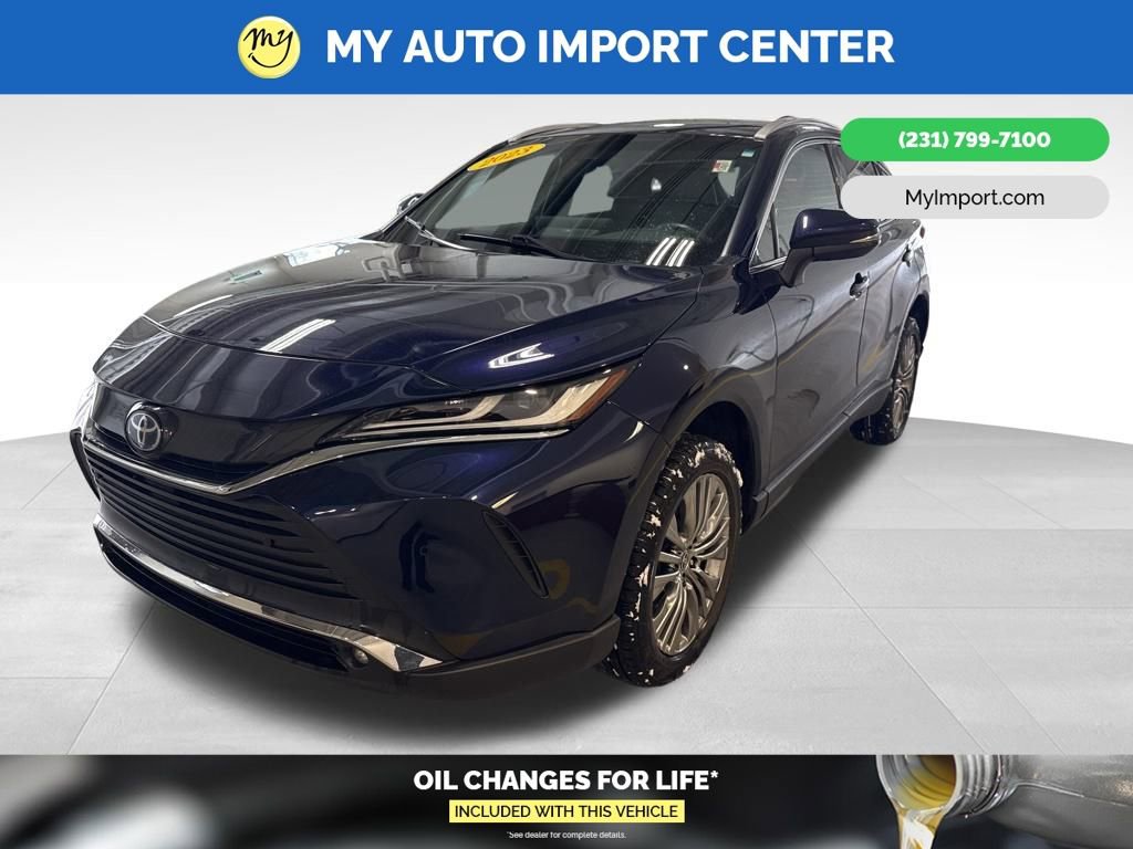 Used 2023 Toyota Venza XLE image 3