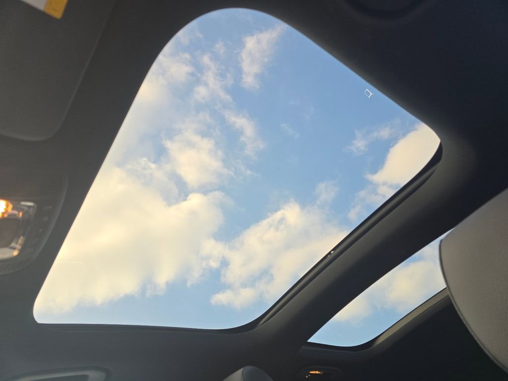 Used 2020 Mercedes-Benz GLB 250 4MATIC image 3