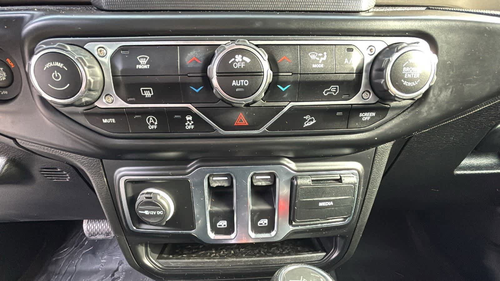 Used 2020 Jeep Wrangler Sport image 19