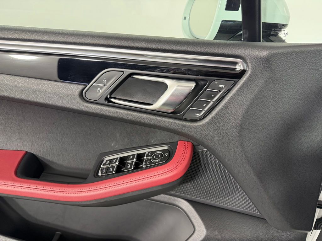 Certified 2026 Porsche Macan Turbo image 20