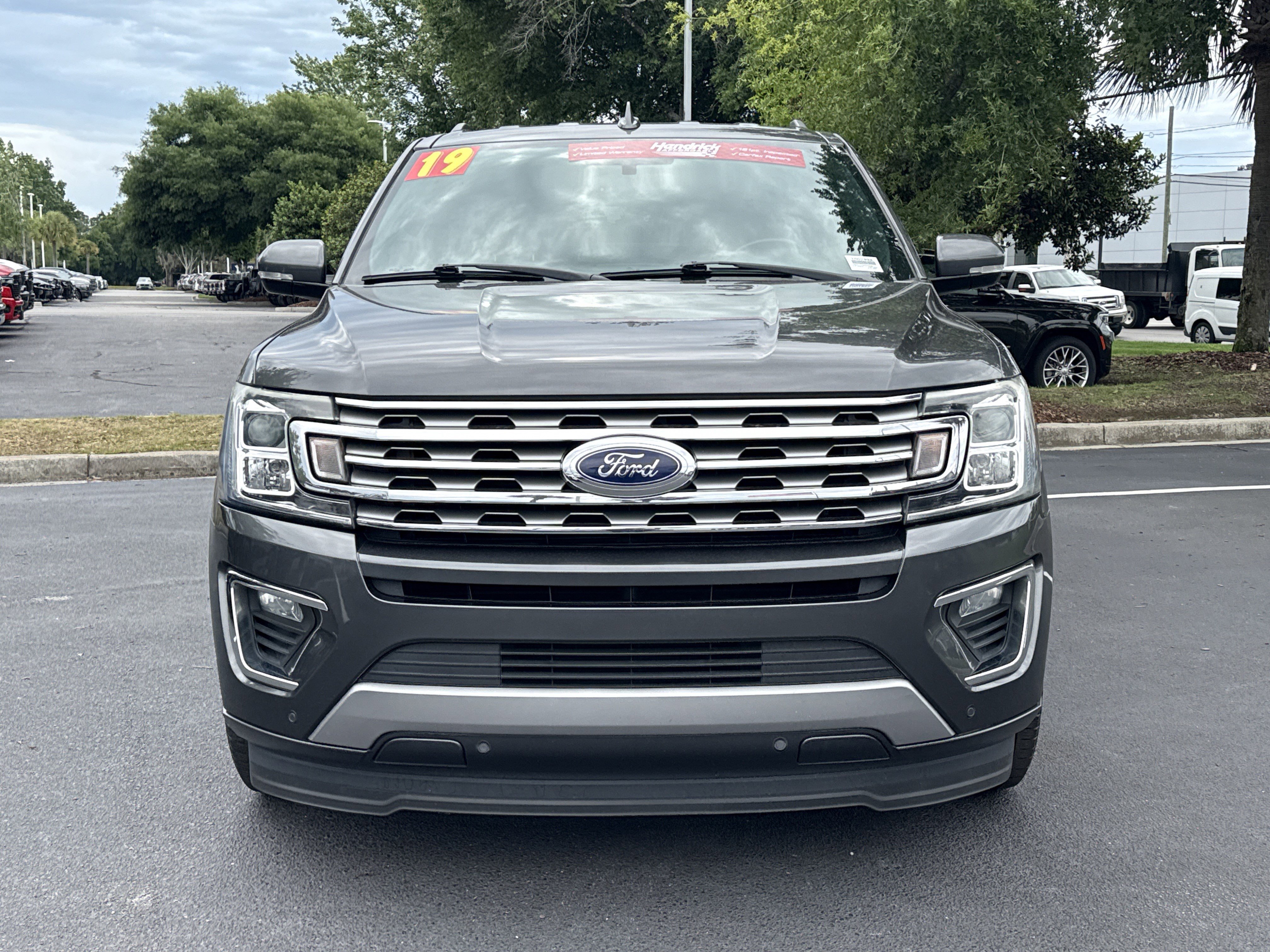 Used 2019 Ford Expedition Limited w/ Driver Assistance Package RWD image 3