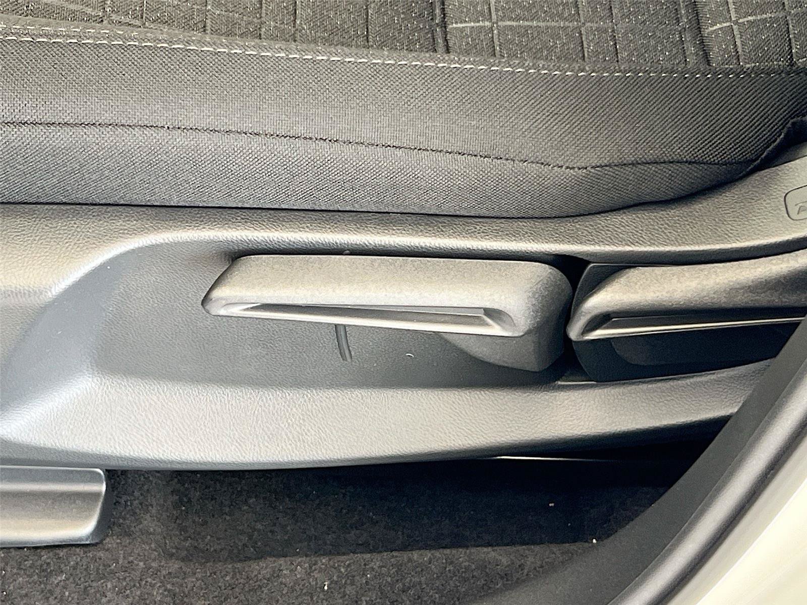 New 2027 Honda HR-V LX image 20
