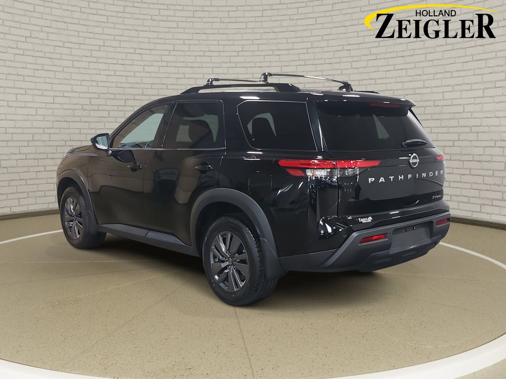 Used 2024 Nissan Pathfinder SV w/ Cargo Package image 7