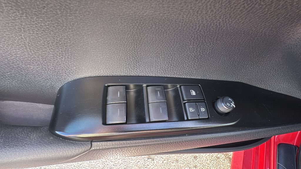 Used 2025 Toyota Camry LE FWD image 13