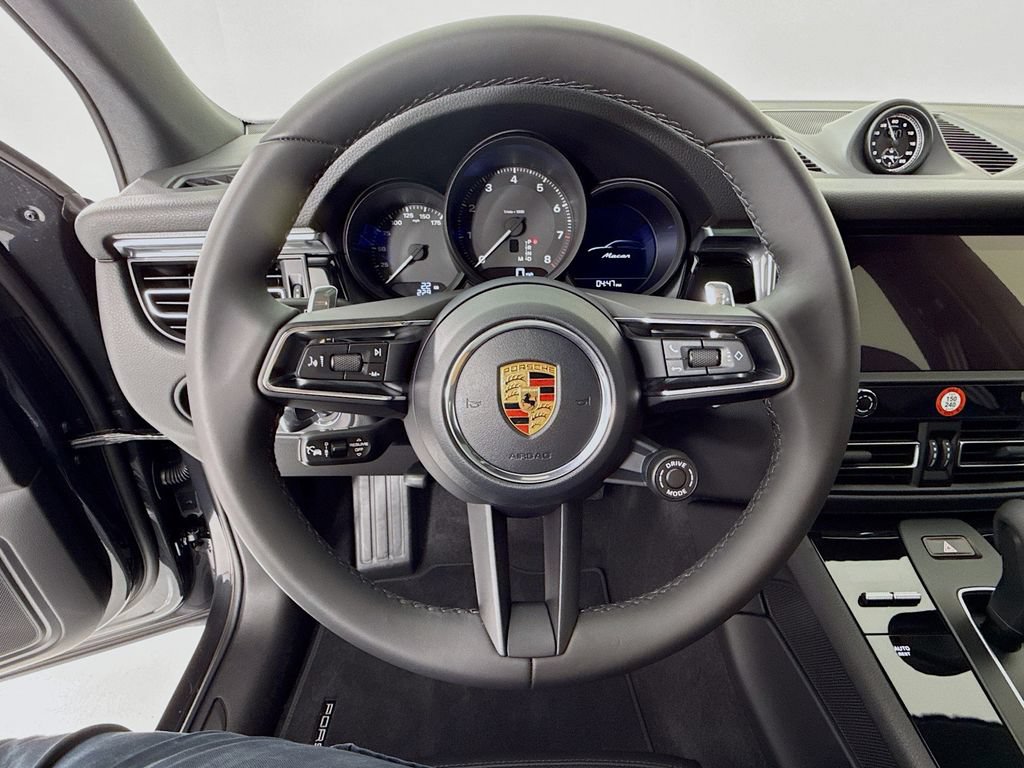 New 2026 Porsche Macan AWD/4WD image 17