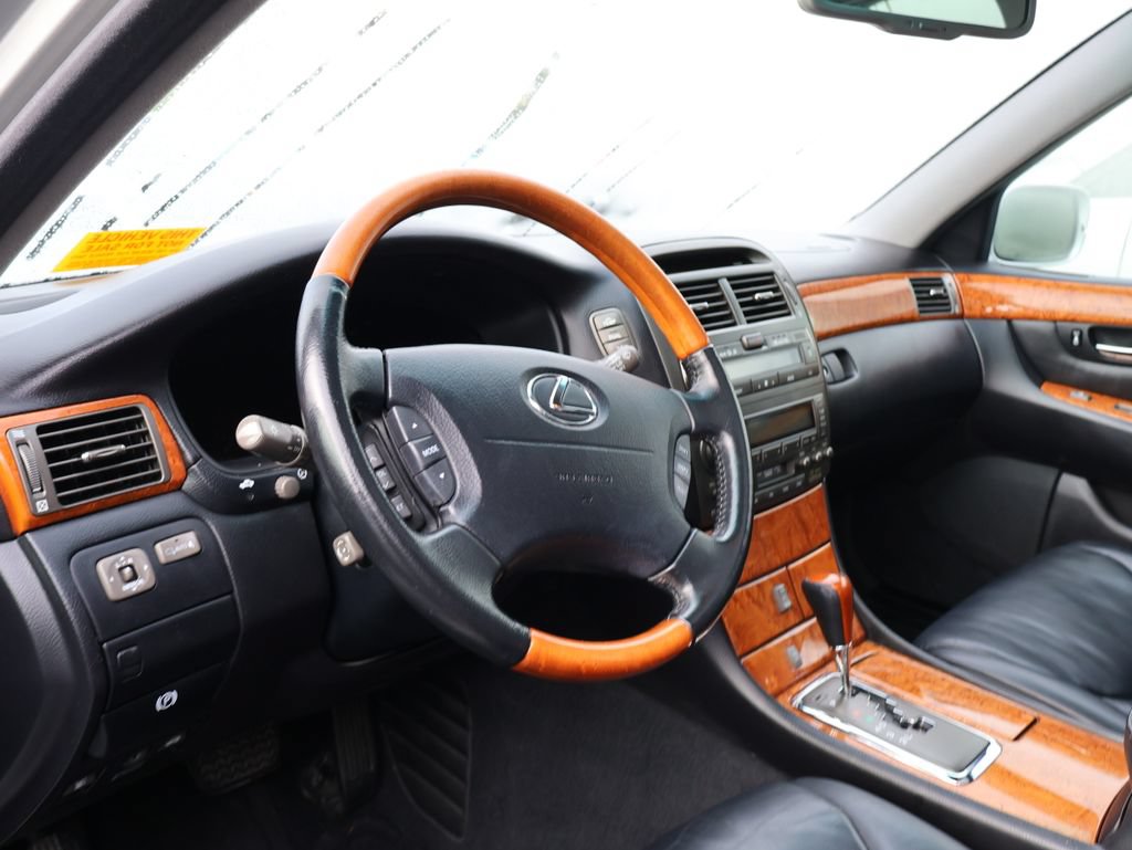 Used 2002 Lexus LS 430 RWD image 9