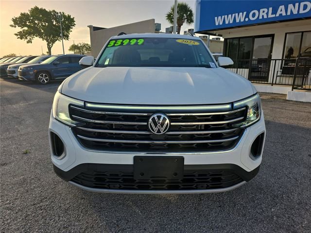 Used 2025 Volkswagen Atlas SE FWD image 2