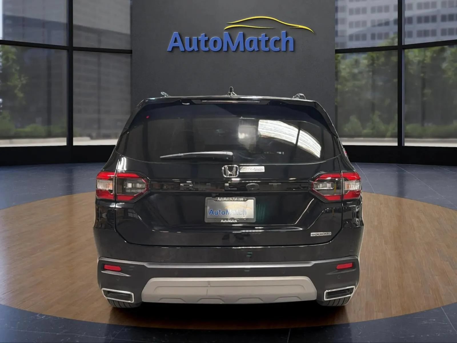 Used 2025 Honda Pilot Touring image 9