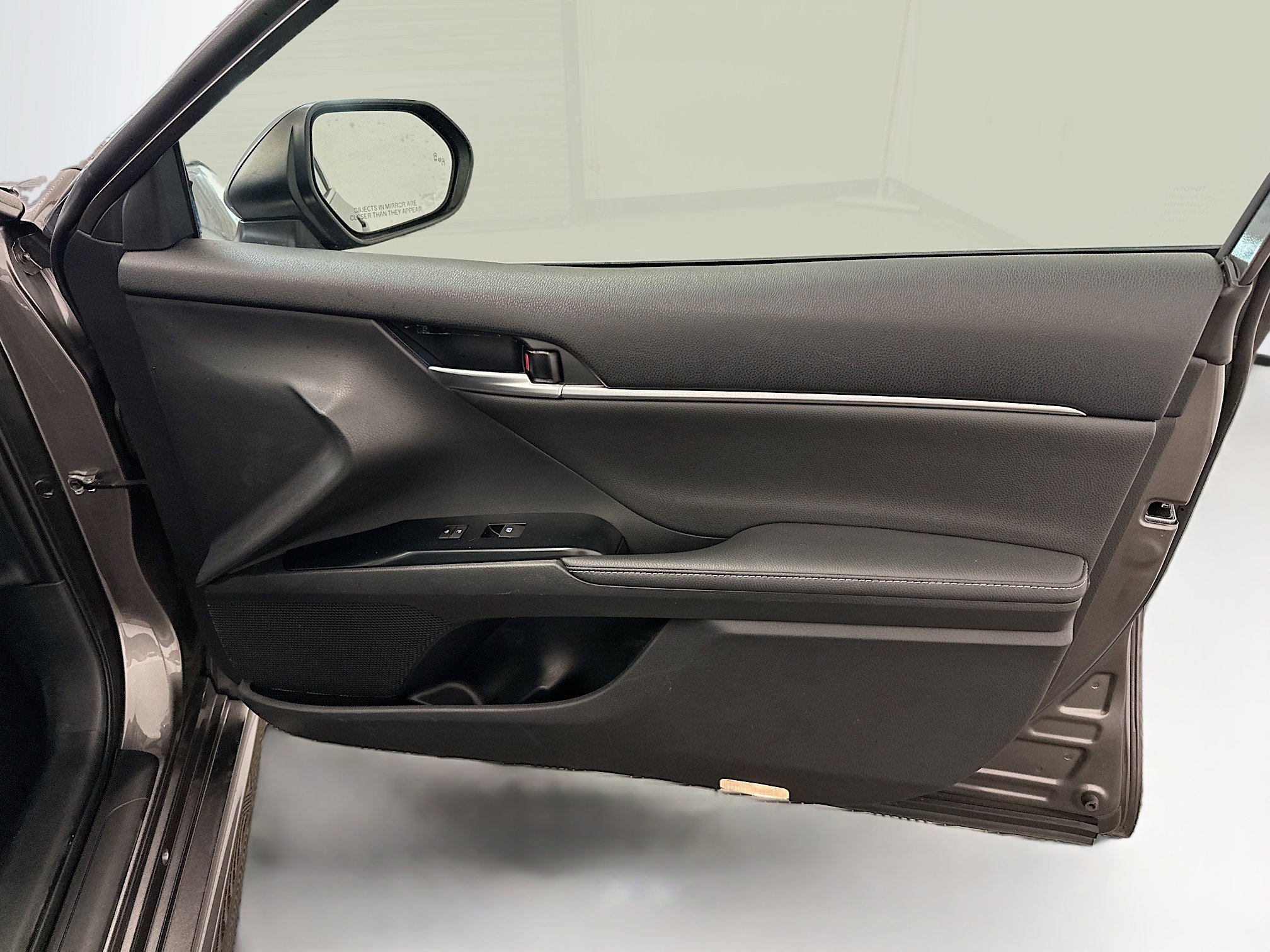 Used 2019 Toyota Camry XSE FWD image 33