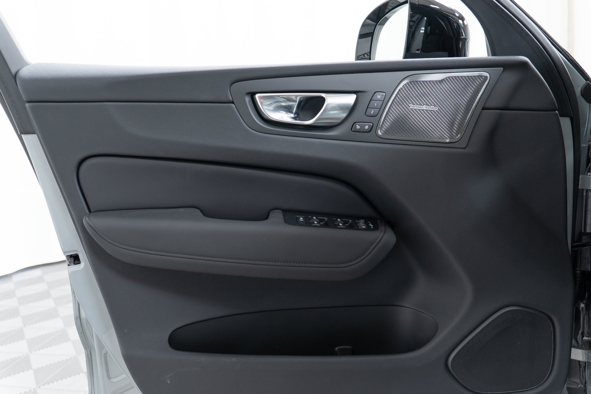 New 2027 Volvo XC60 B5 Plus AWD/4WD image 11