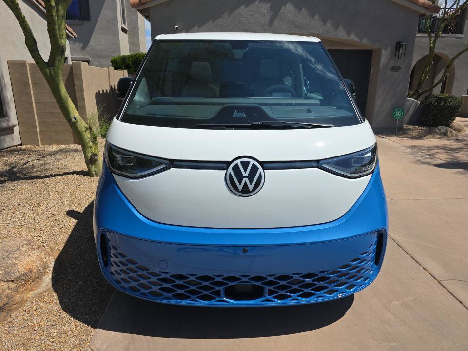 Certified 2025 Volkswagen ID. Buzz Pro S Plus AWD/4WD image 10