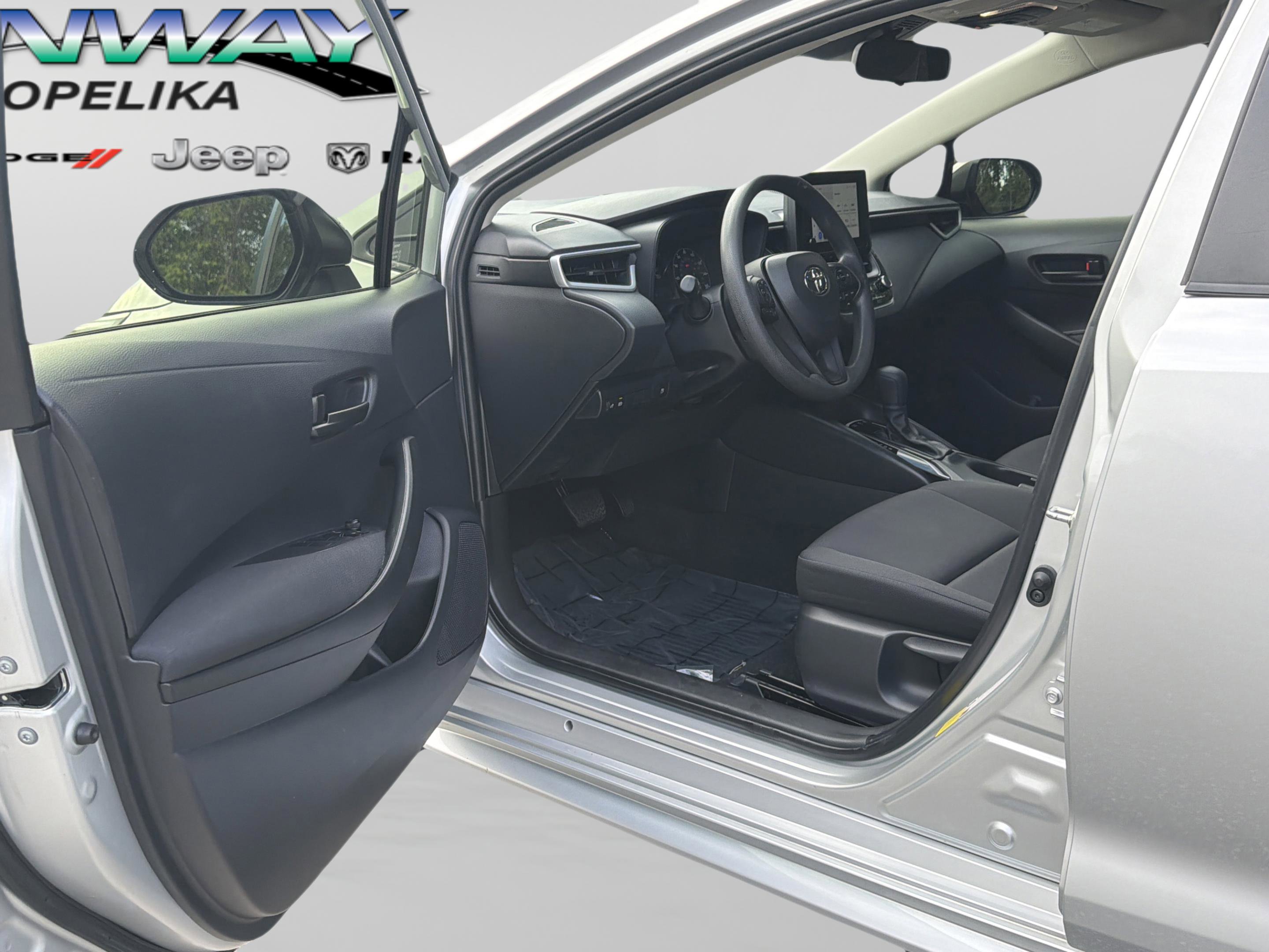 Used 2024 Toyota Corolla LE FWD image 18
