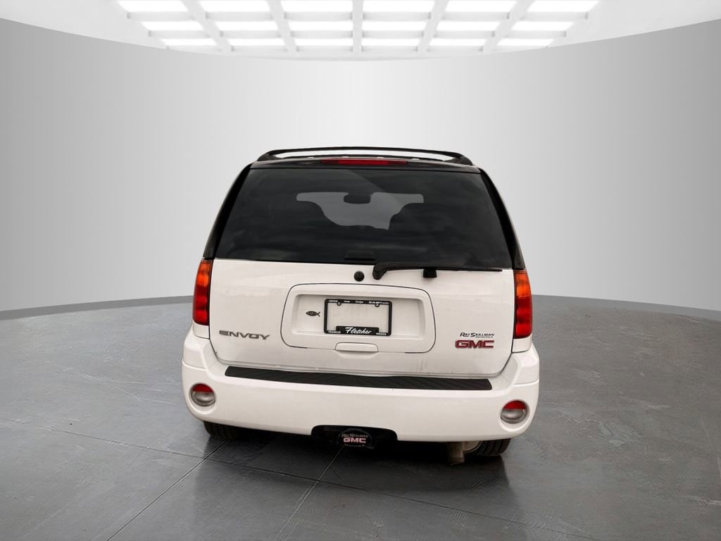 Used 2009 GMC Envoy SLE image 8
