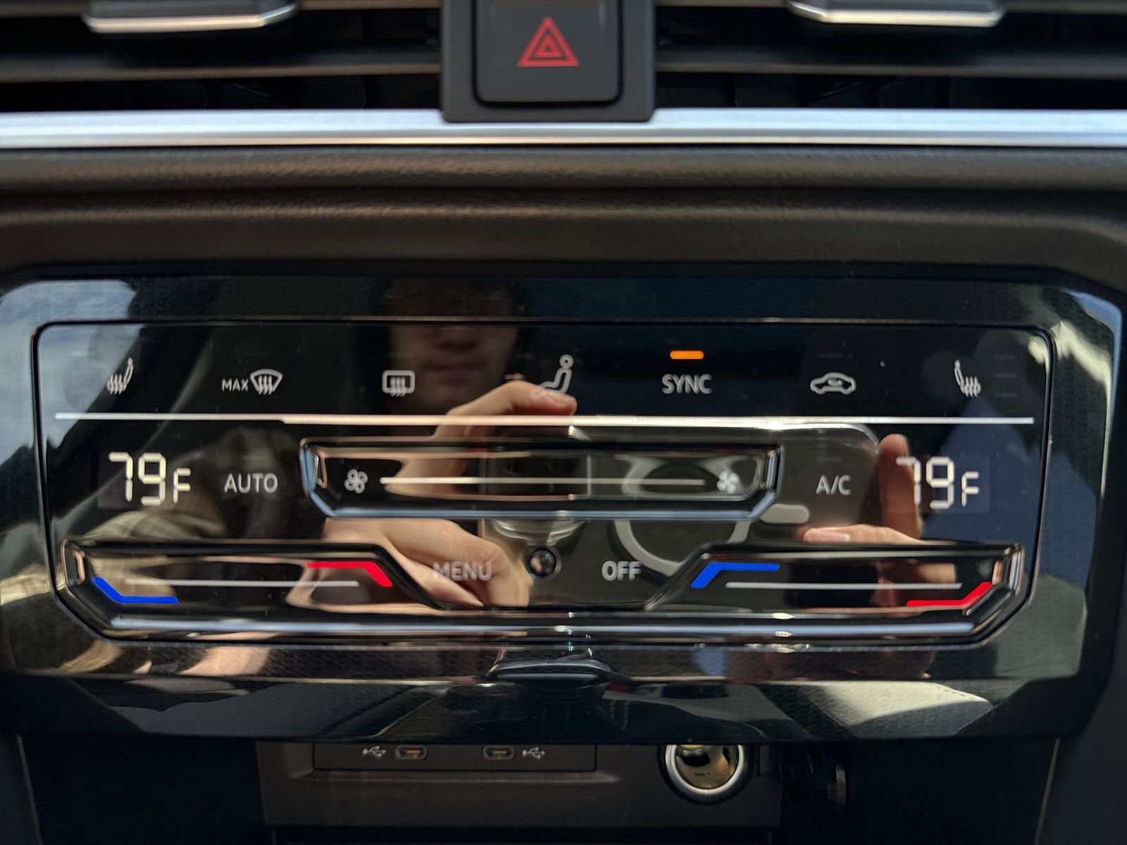 Used 2025 Volkswagen Taos SE AWD/4WD image 21