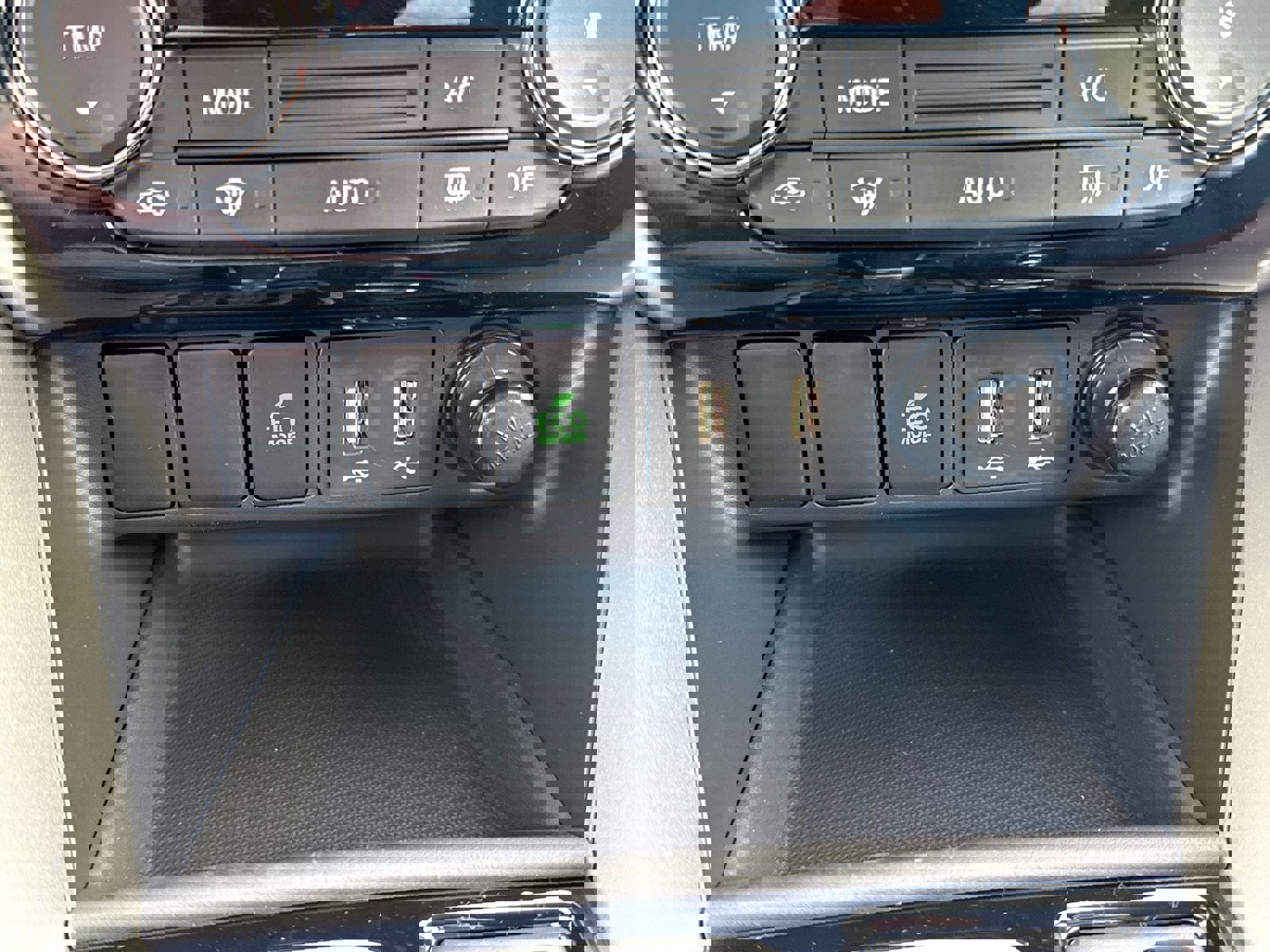 New 2026 Mitsubishi Eclipse Cross AWD image 37