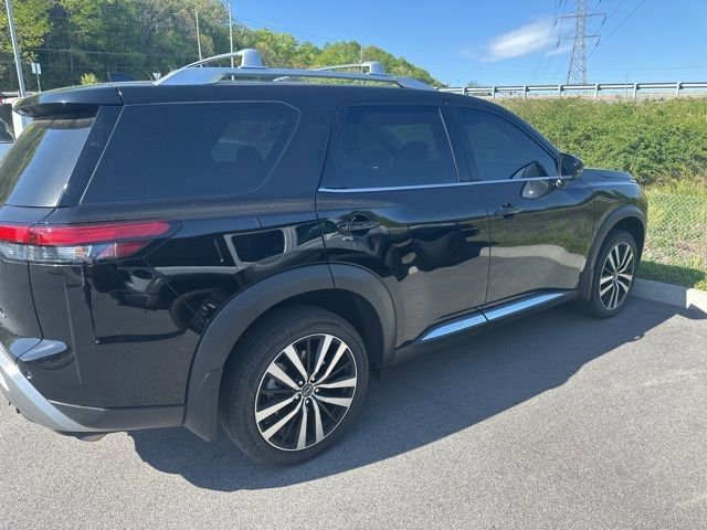 Used 2025 Nissan Pathfinder Platinum w/ Cargo Package image 17