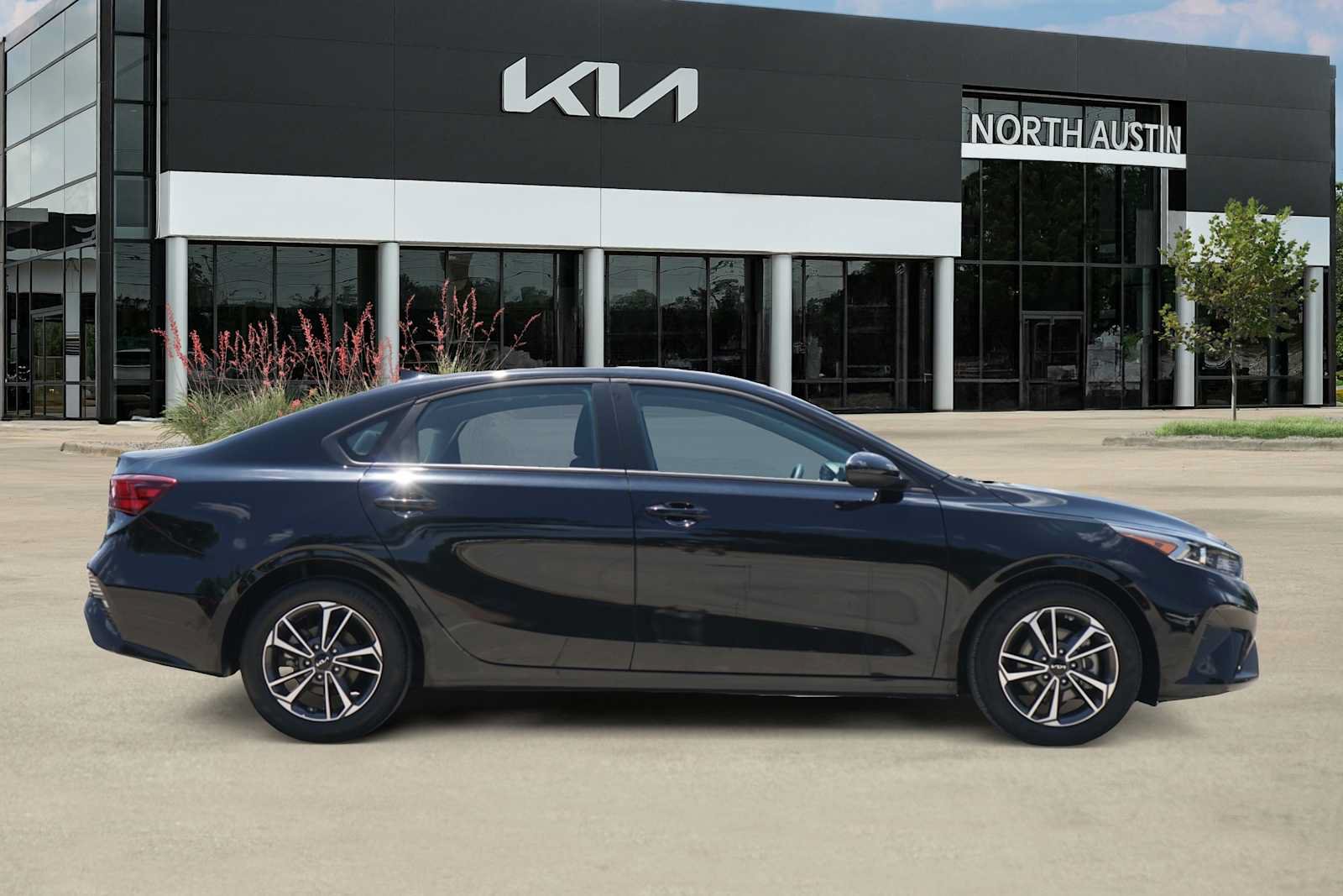 Certified 2024 Kia Forte LXS FWD image 6