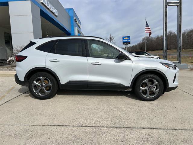 Used 2025 Ford Escape ST-Line image 3