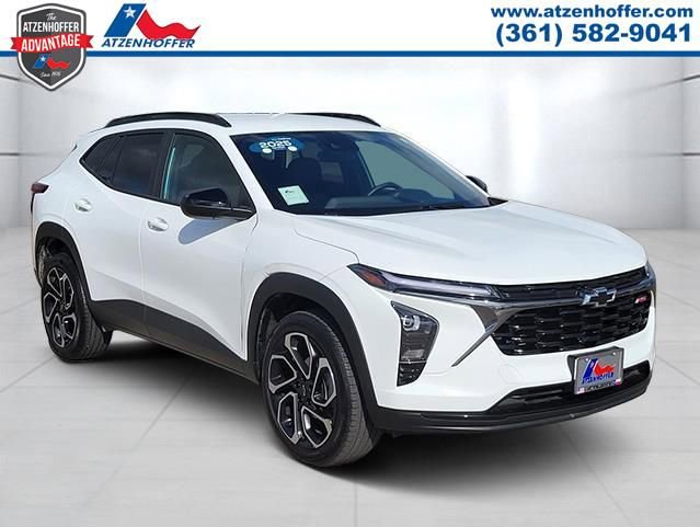 Used 2025 Chevrolet Trax RS image 1