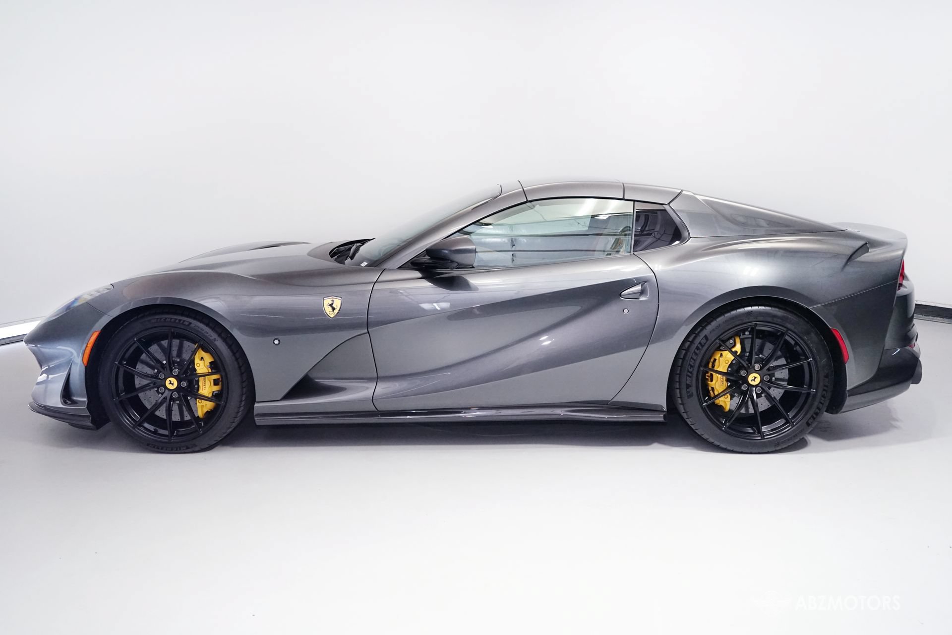Used 2021 Ferrari 812 GTS RWD image 5