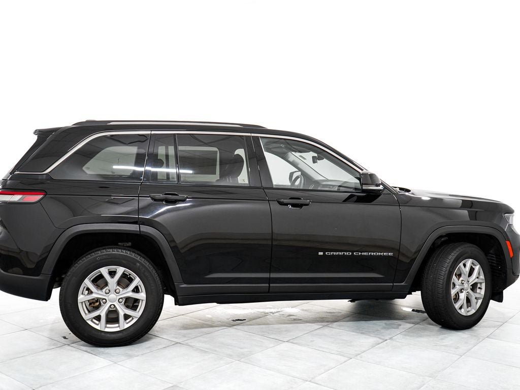 Used 2023 Jeep Grand Cherokee Limited AWD/4WD image 7