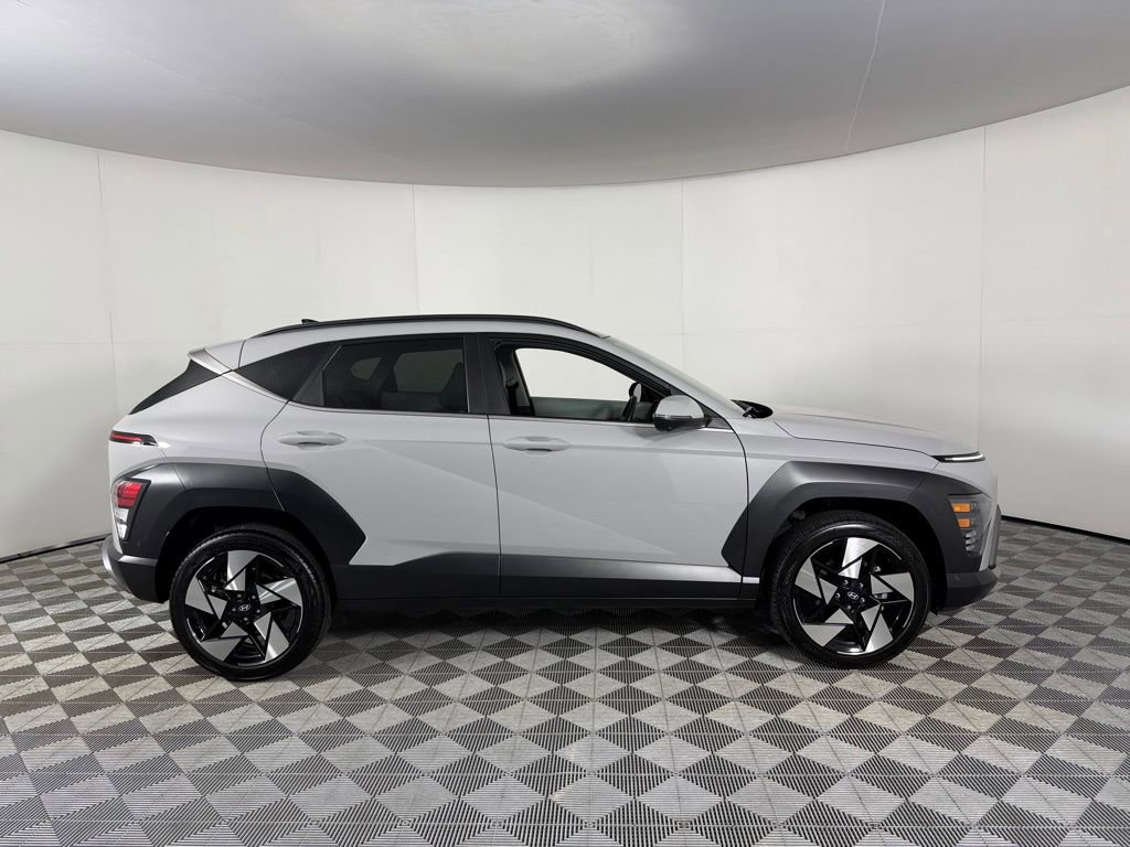 Used 2024 Hyundai Kona Limited AWD/4WD image 3