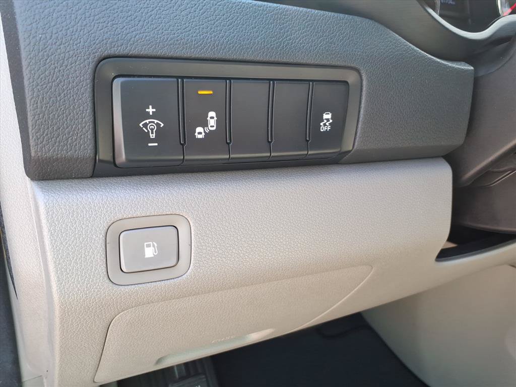 Used 2020 Kia Sedona EX FWD image 23