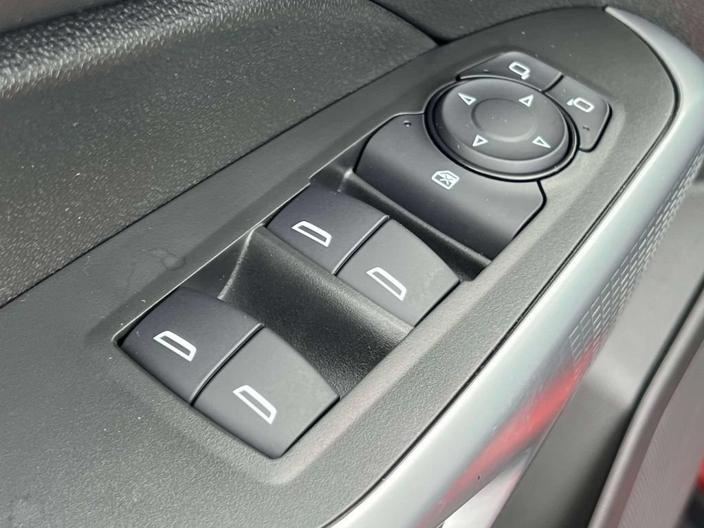 Used 2024 Chevrolet Trax RS w/ Driver Confidence Package FWD image 18