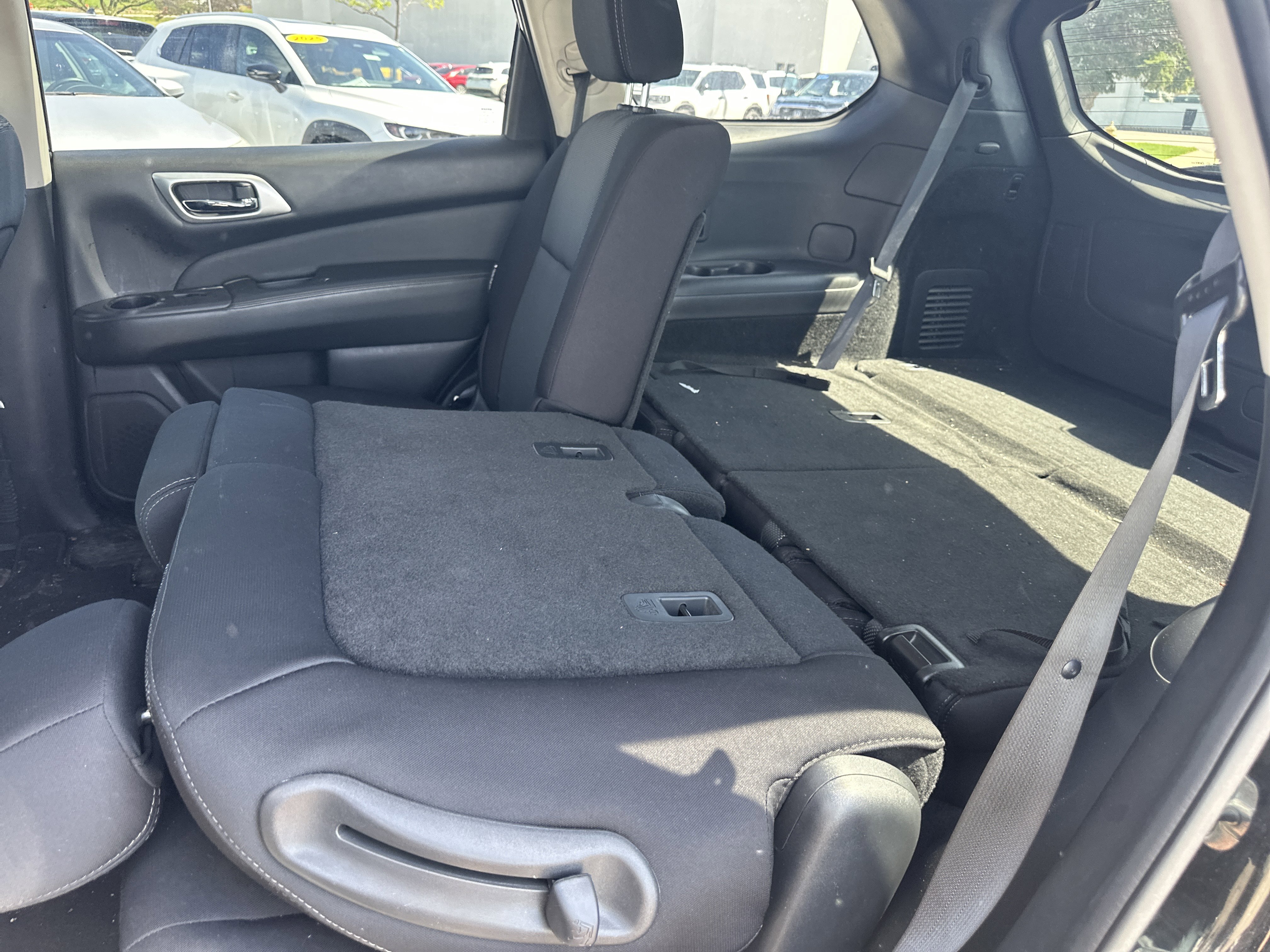 Used 2019 Nissan Pathfinder S image 15