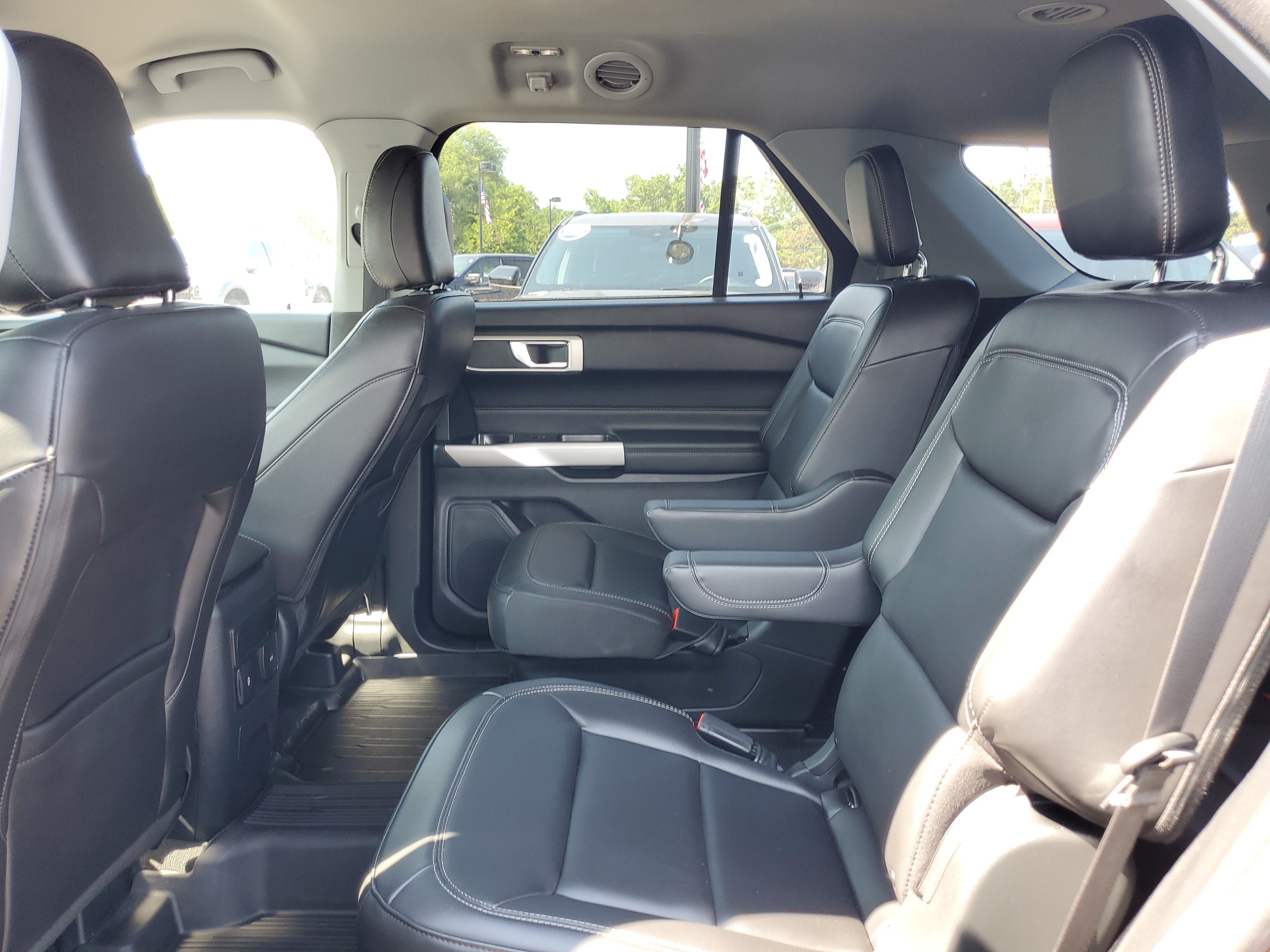 Certified 2023 Ford Explorer XLT w/ Equipment Group 202A AWD/4WD image 29