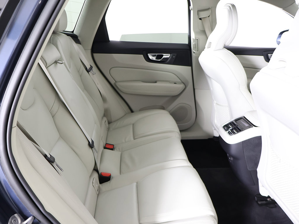 Used 2023 Volvo XC60 B6 Ultimate AWD/4WD image 41