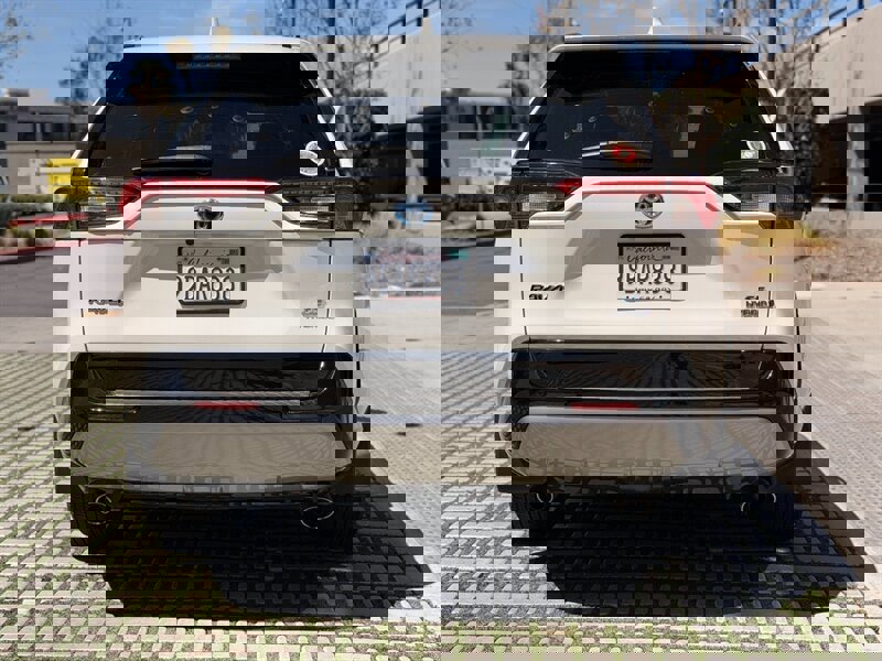 Used 2022 Toyota RAV4 SE w/ SE Grade Weather Package AWD/4WD image 6