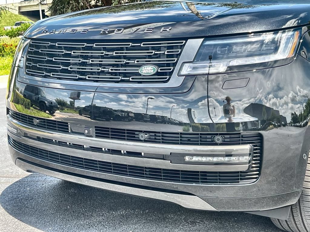 New 2026 Land Rover Range Rover Long Wheelbase SE AWD/4WD image 9