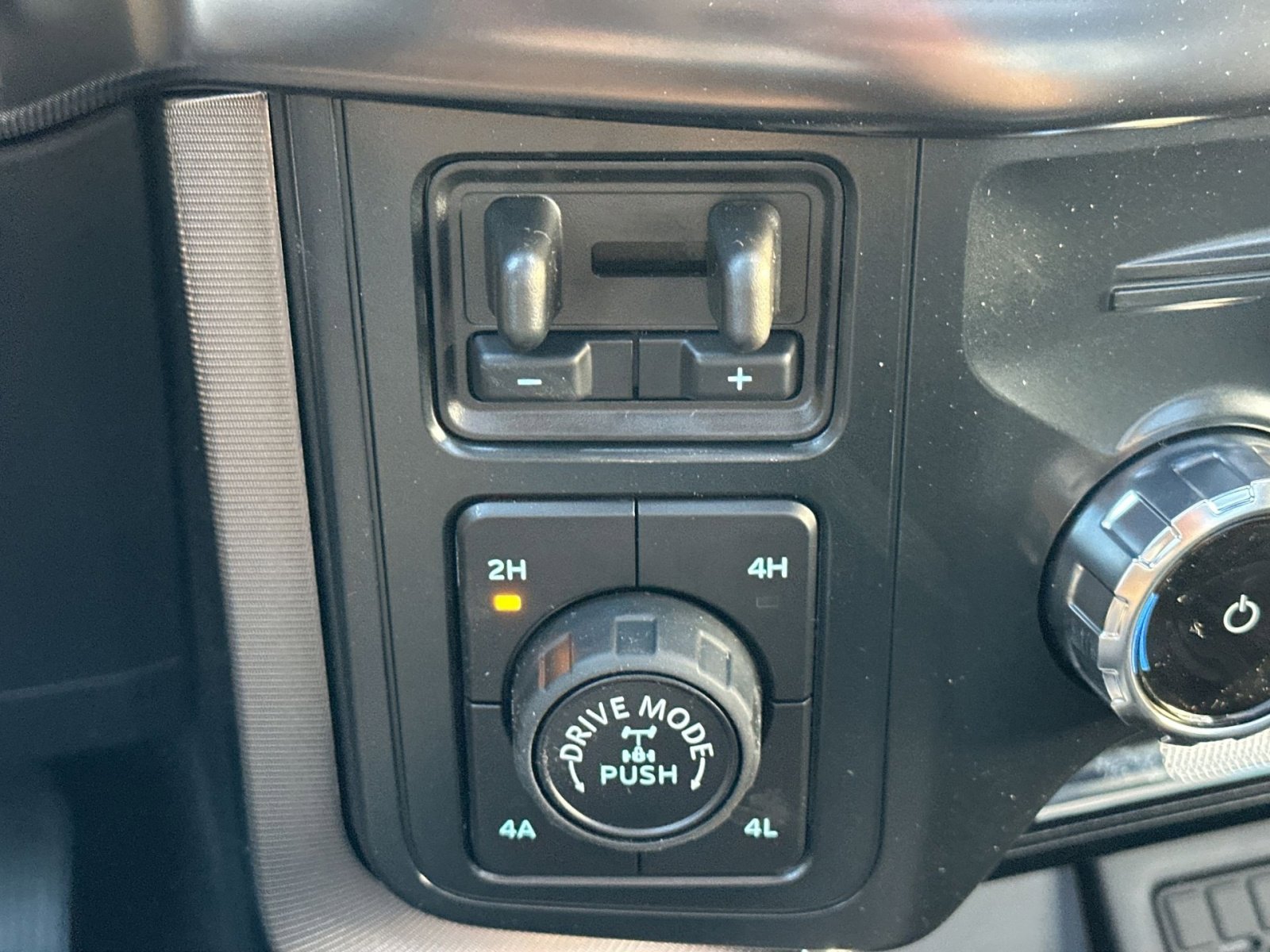 New 2025 Ford F150 Platinum w/ Equipment Group 702A High image 29