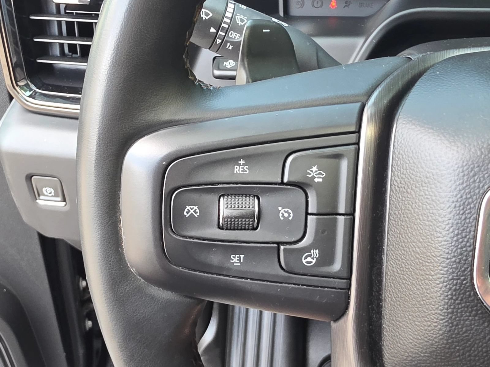 Used 2023 GMC Sierra 1500 AT4 w/ Technology Package AWD/4WD image 23