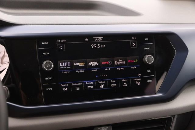 Certified 2023 Volkswagen Taos SE w/ Panoramic Sunroof Package image 16