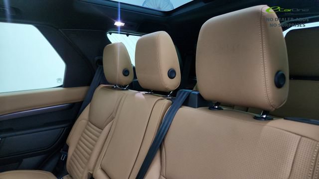 Used 2024 Land Rover Discovery Metropolitan Edition AWD/4WD image 40