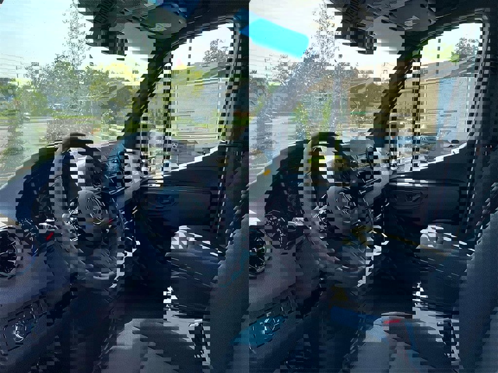 New 2025 Mercedes-Benz Sprinter 2500 image 8